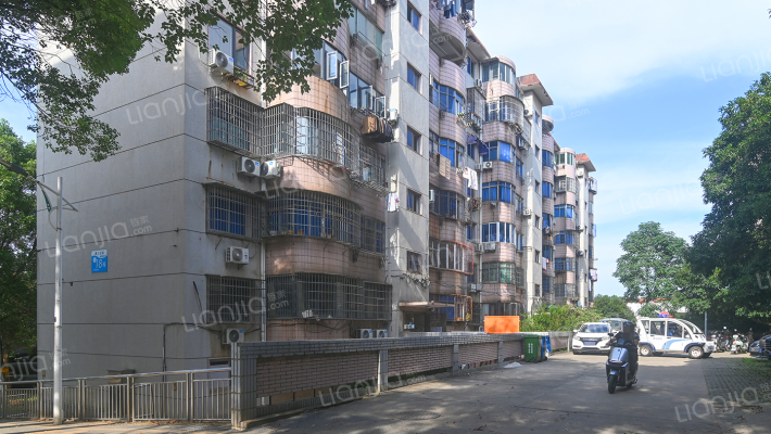 江西财经大学蛟桥园北区外景图