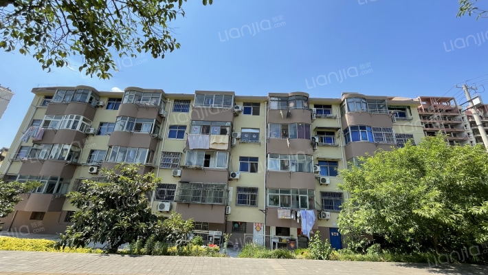 银苑公寓外景图