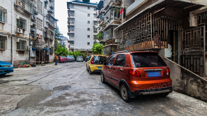 红星化工厂宿舍外景图