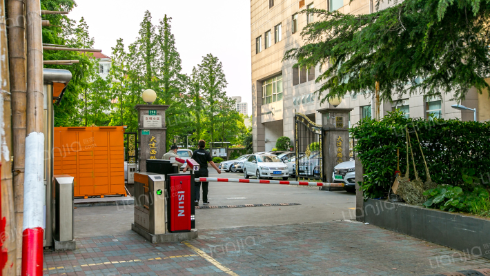 上海华敏大厦房价怎么样华敏大厦房源户型图小区车位交通地址详情分析