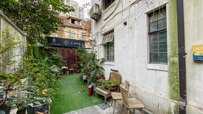 淮海中路2052号外景图