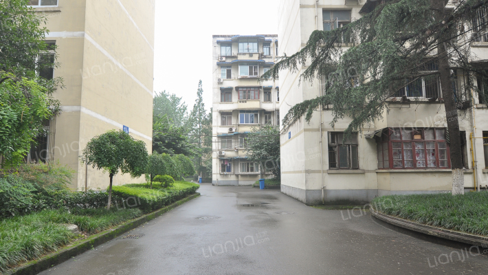 西南财经大学教师宿舍外景图