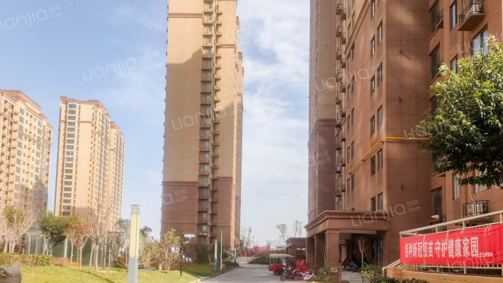 龙发龙泊湾外景图