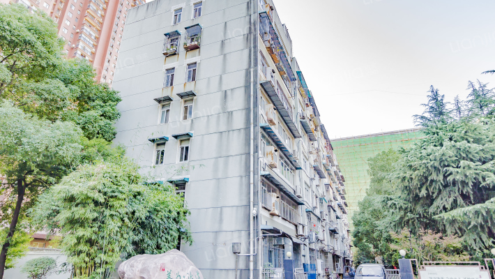 高路小区外景图