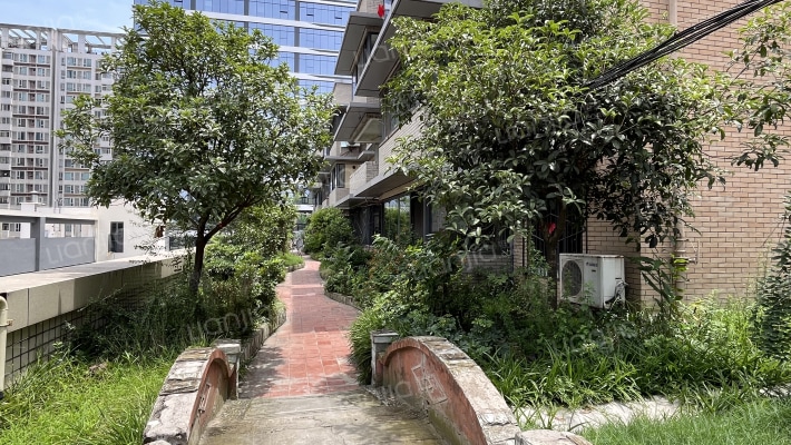 银河商业广场外景图