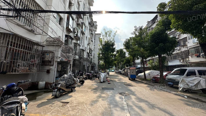 黄山小区外景图