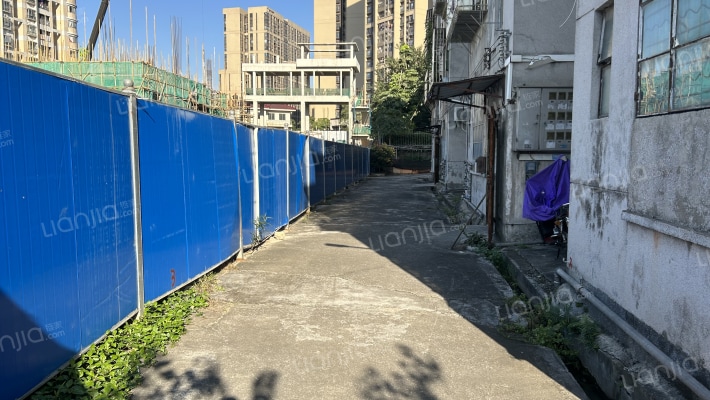 金轮厂宿舍楼外景图