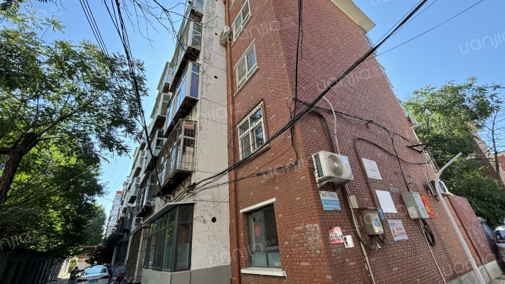 农垦局宿舍外景图