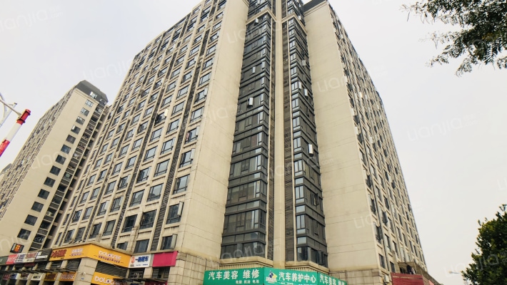 保利香槟花园公寓外景图