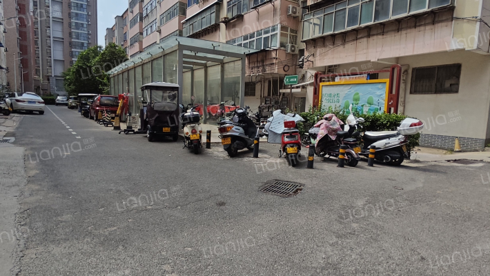 许昌市模具厂家属院外景图