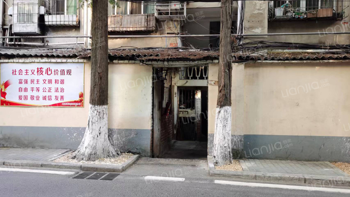 十二电容器家属院外景图