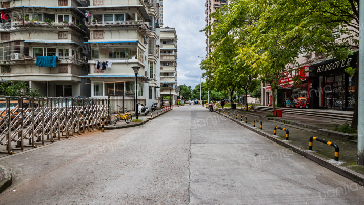 株柏公寓东区外景图