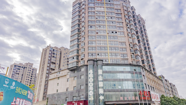 斯达星城外景图