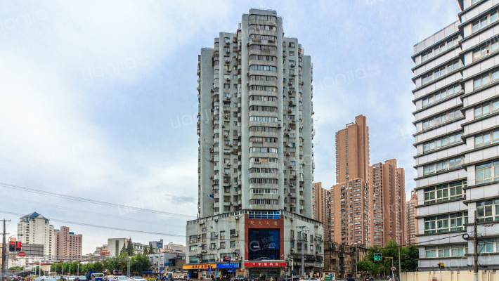 聚龙大厦外景图