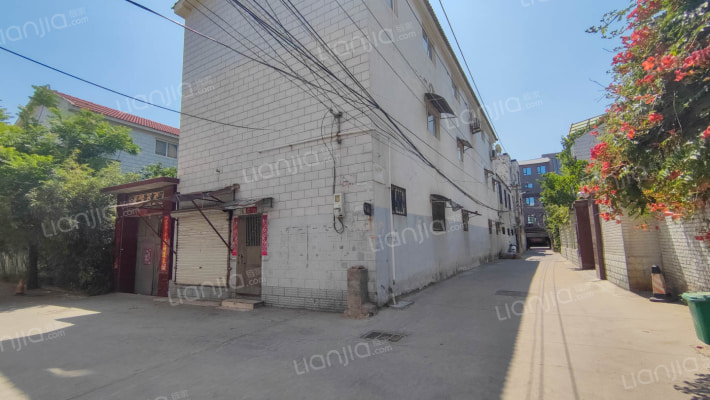 北正门老村外景图