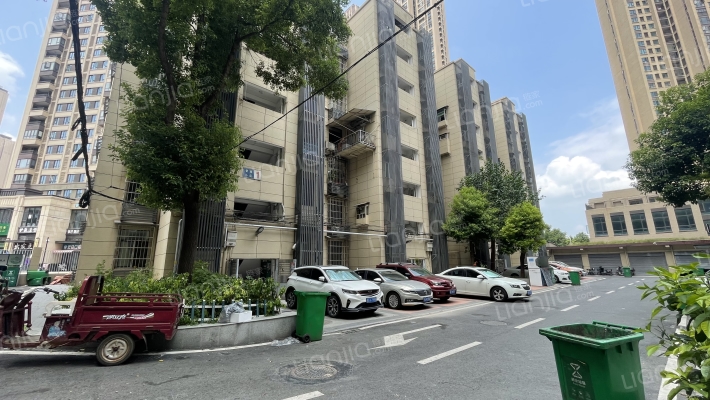 煤气管道宿舍外景图