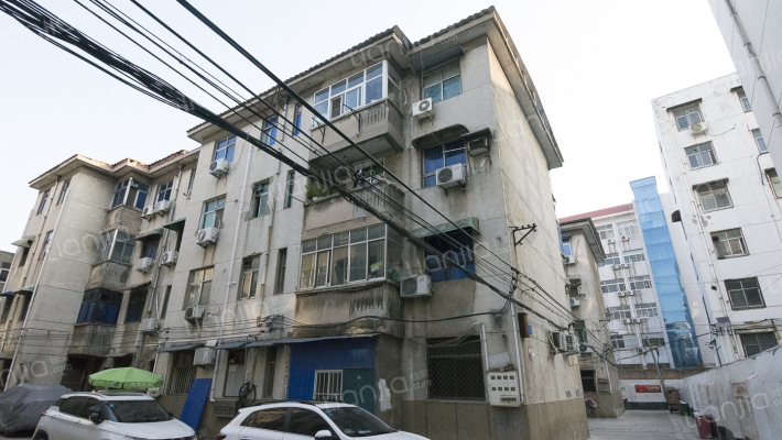 灯具厂家属院外景图