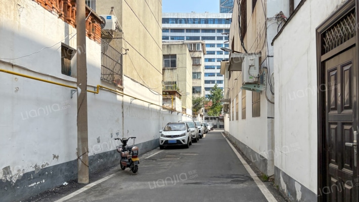 人保家属院外景图