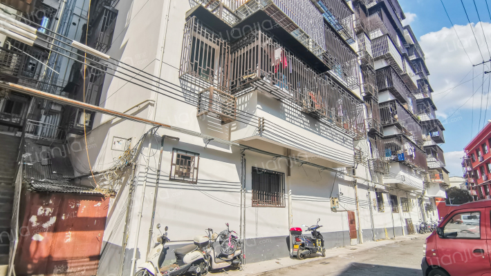 西湖大厦外景图