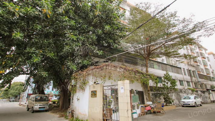 二处一中商住楼外景图