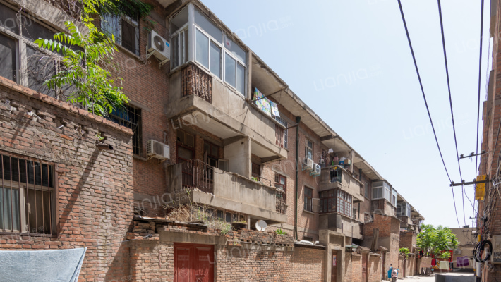 一轻家属院外景图