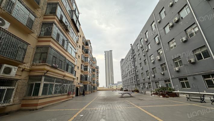 泊金港宿舍外景图