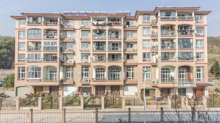 美女山庄外景图