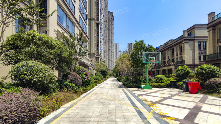 华鸿中央原墅外景图