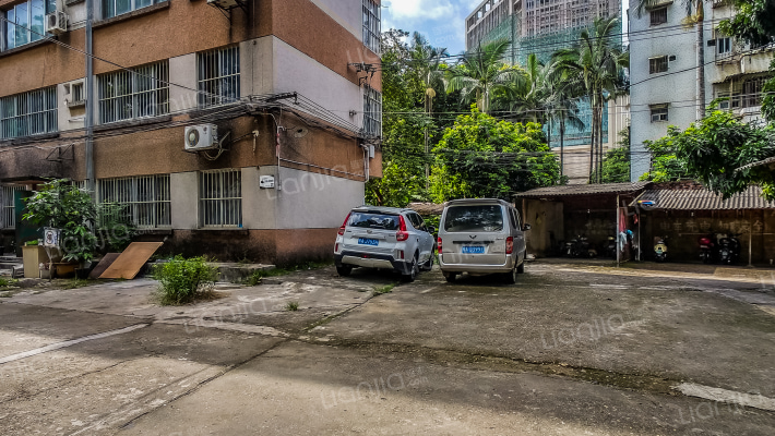 八桂西江小区外景图