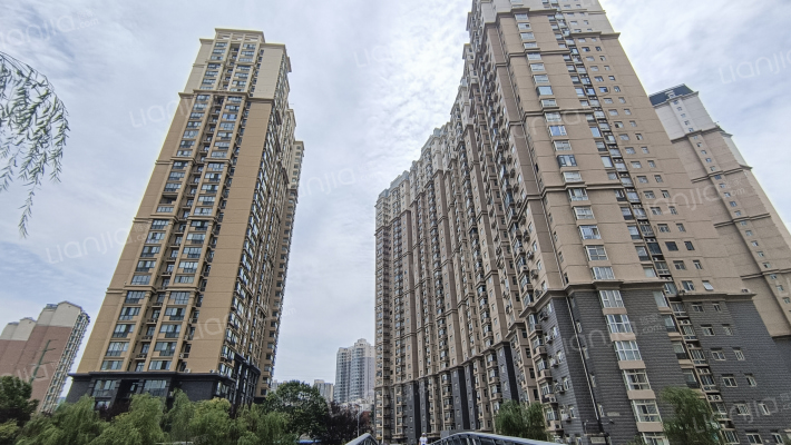 帝湖东王府外景图