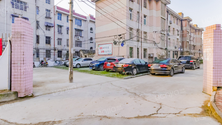 汽配城恢复楼外景图