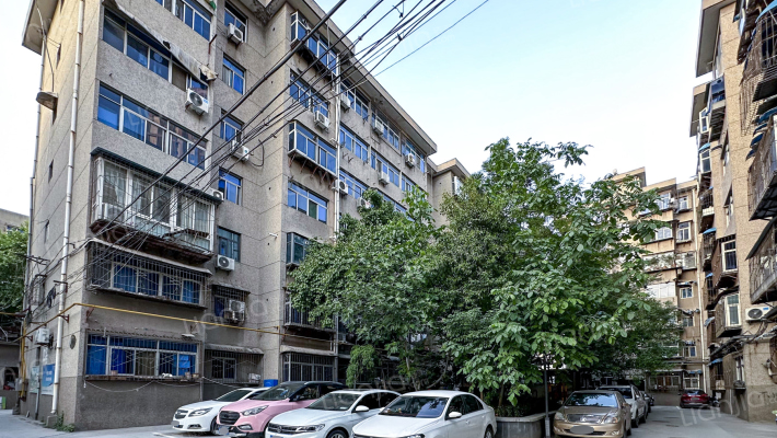 土门家属院外景图