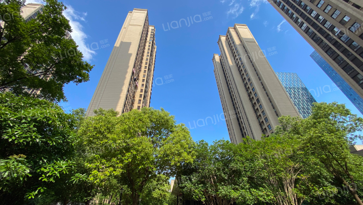 绿地中心公馆外景图