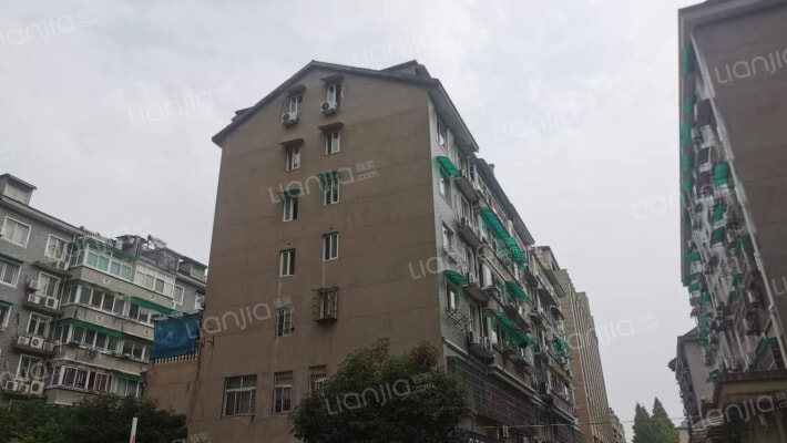 万隆公寓外景图