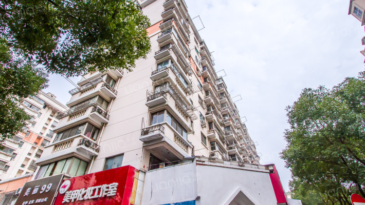 南中新村外景图