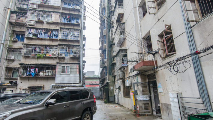 湖南城建职业技术学院宿舍外景图