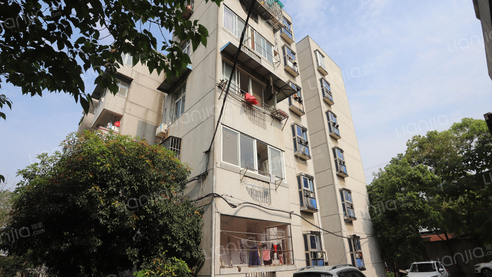 大通汽车修理厂宿舍外景图