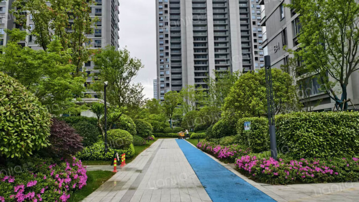 中天溪珺庭外景图