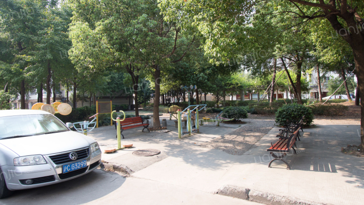 大豪公寓外景图