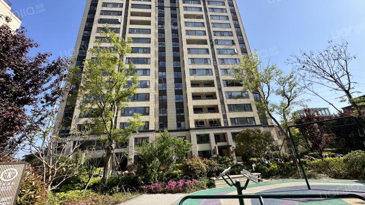 金辉优步水岸外景图