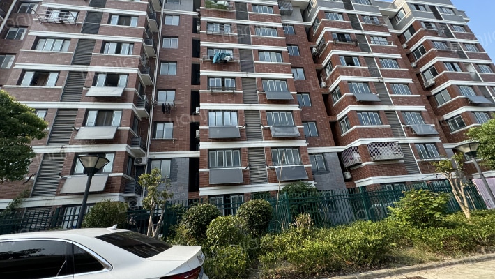 东港大厦外景图