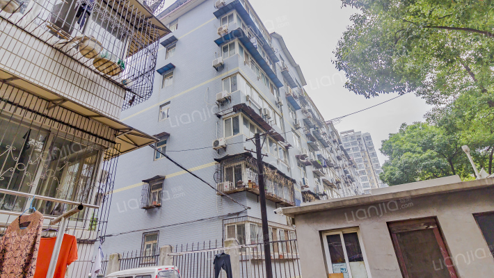 防暴队宿舍外景图