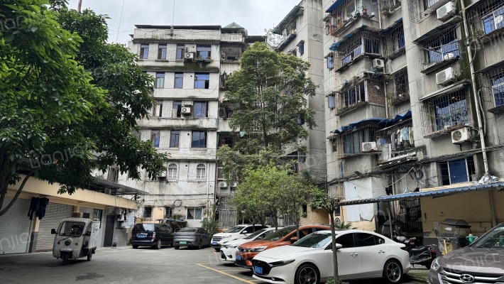 安办小区外景图