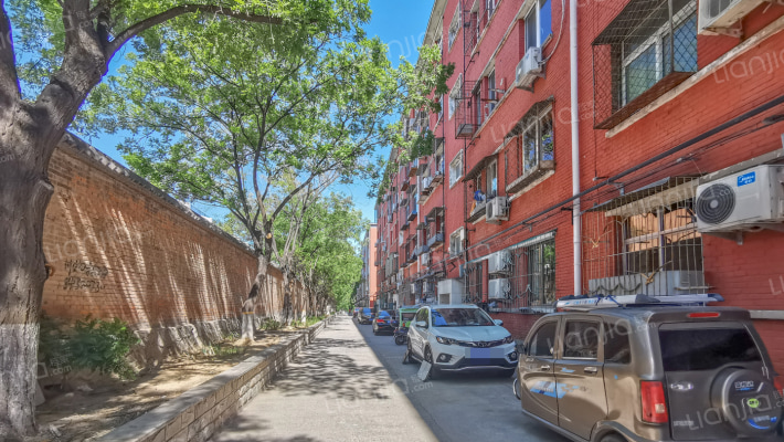 迎风四里外景图