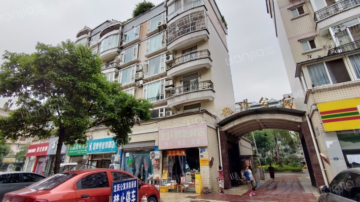 龙躍公寓外景图