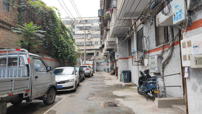 腾达商住楼外景图