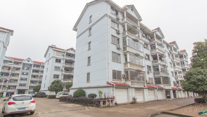 家园小区外景图