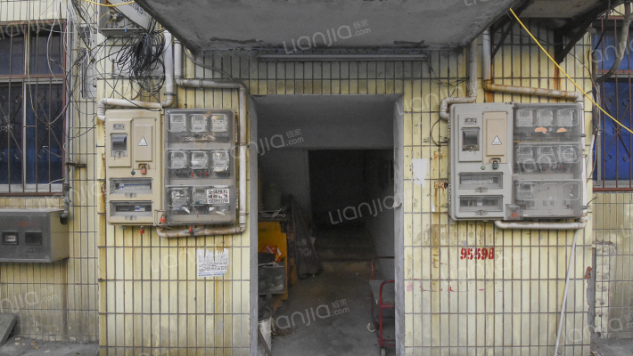 汽贸工行家属院外景图