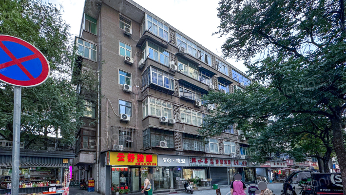 西安石油勘探仪器总厂10号住宅楼外景图