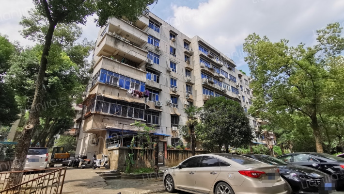 湖北交通职业技术学校家属区外景图